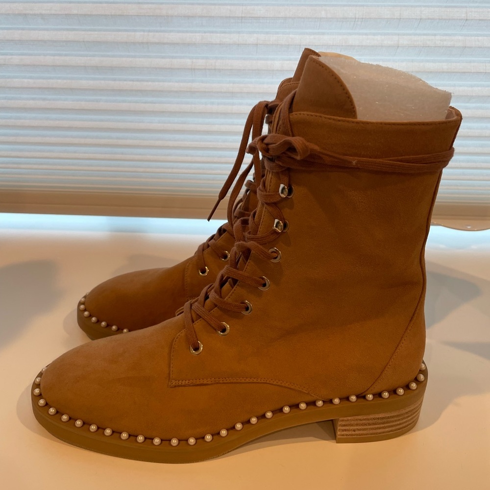 NEW Stuart Weitzman Boots size 8